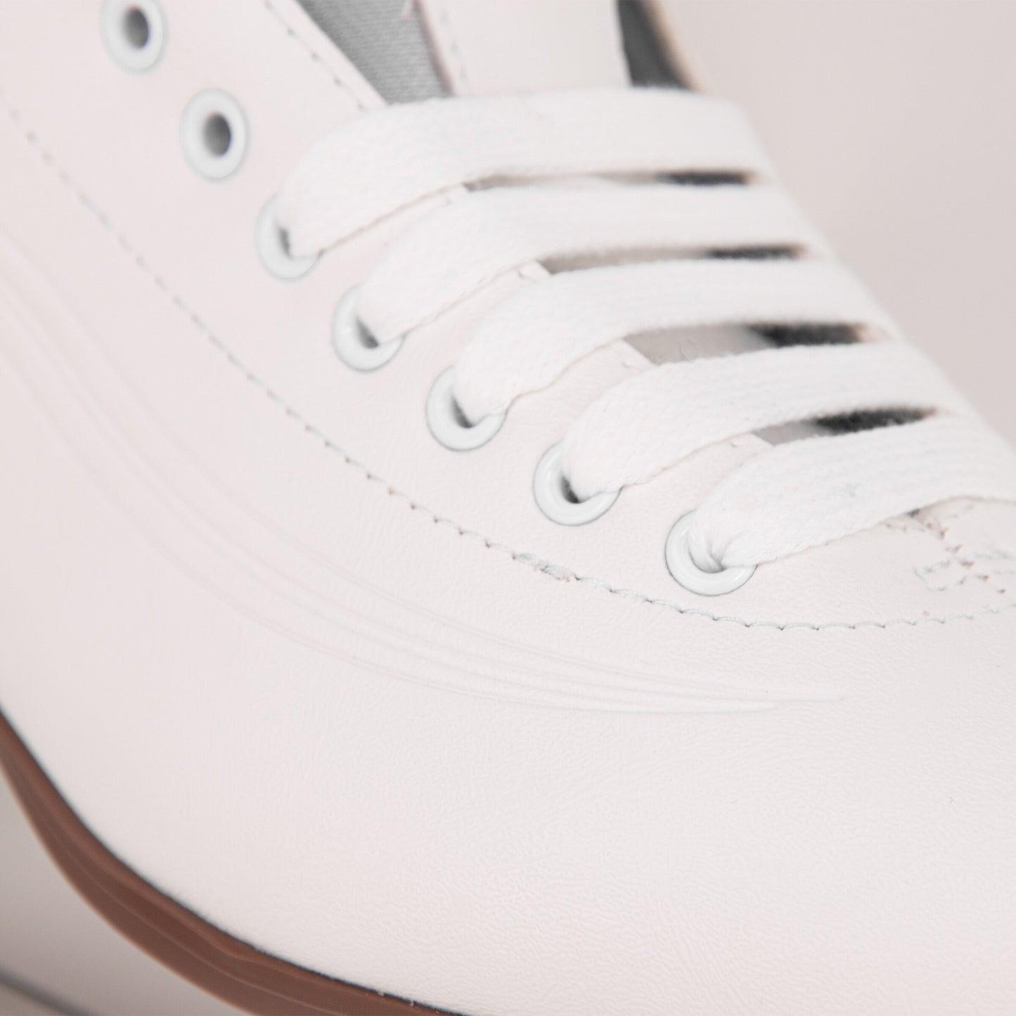 GRAF TANGO WHITE ICE SKATES WITH SHINY STAINLESS BLADES