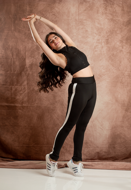 Brilliance & Melrose High-Neck Perforated Cropped Skating TOP