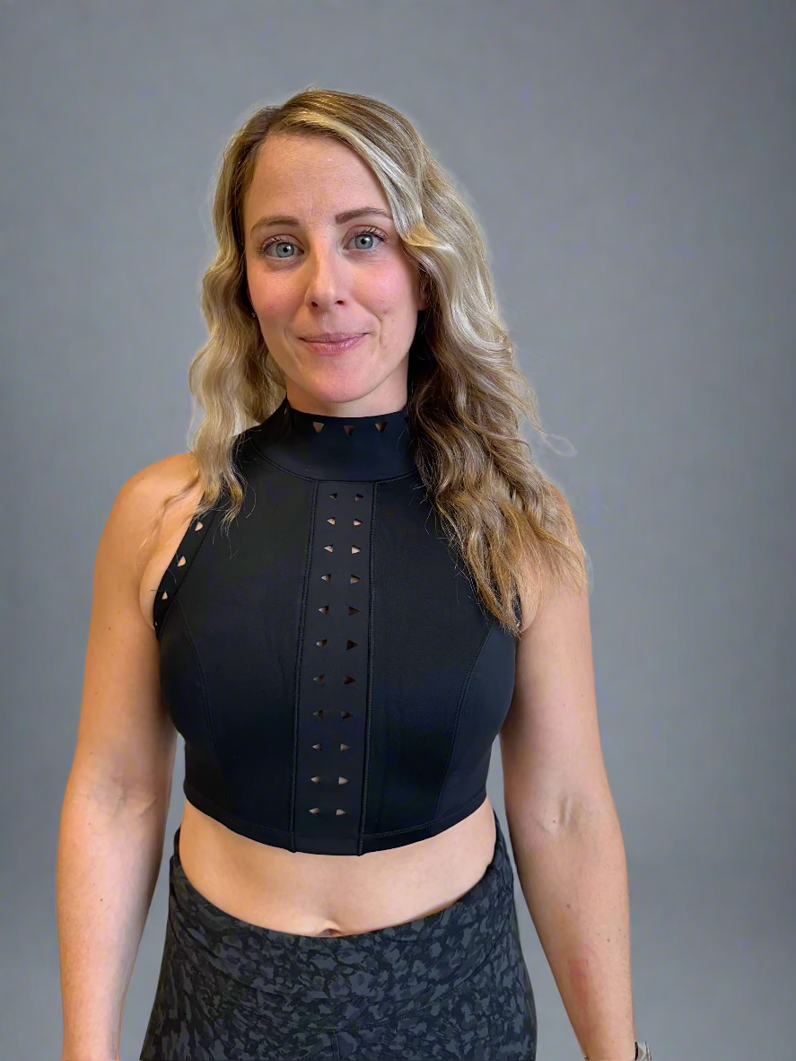 Brilliance & Melrose High-Neck Perforated Cropped Skating TOP