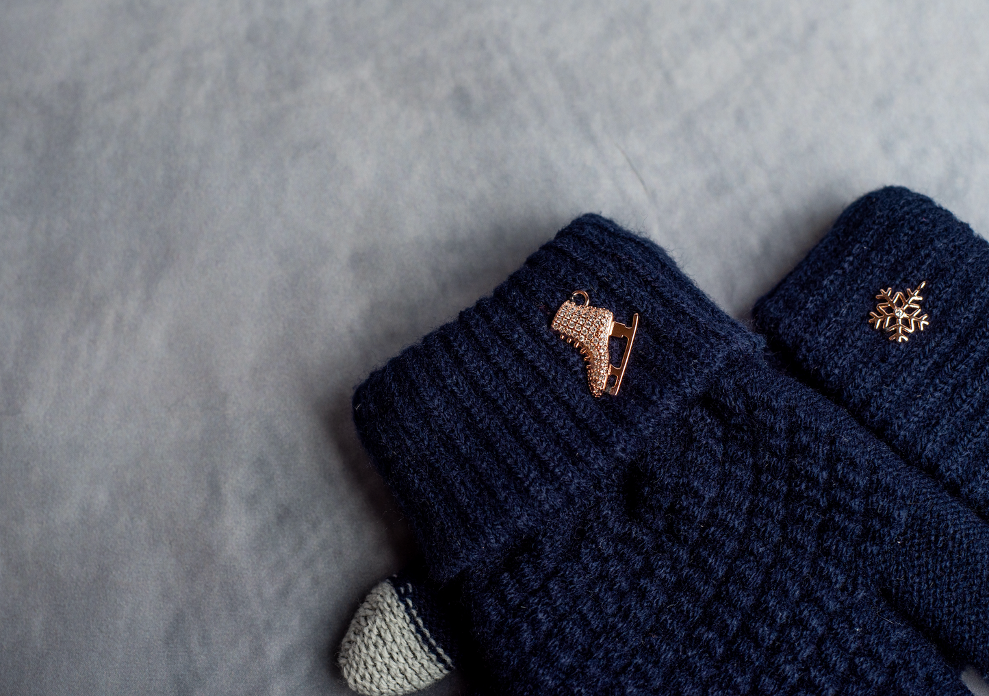The Gliding Gloves